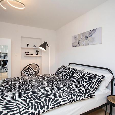 Studio Apartment Mia Rabac Exterior foto