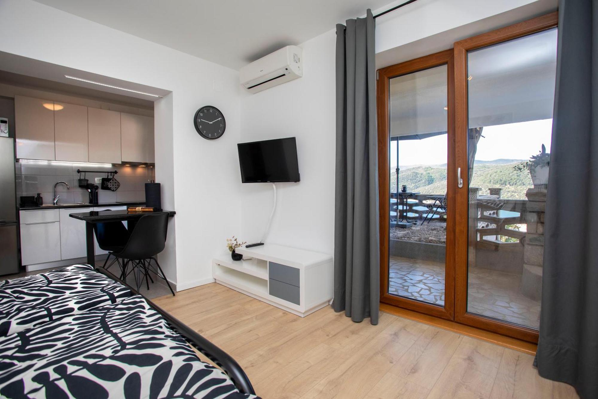 Studio Apartment Mia Rabac Exterior foto